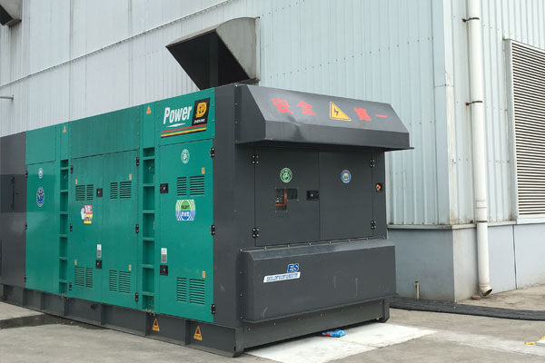 高港燃油滤清器的更换流程是怎样的？