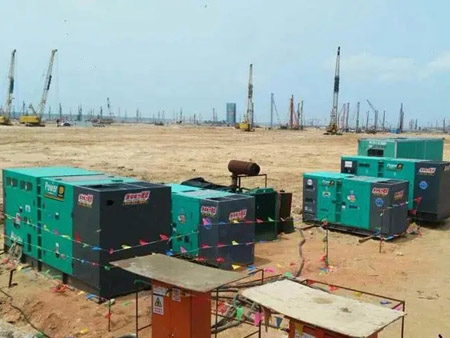 高港如何检查和清洗空气滤清器？