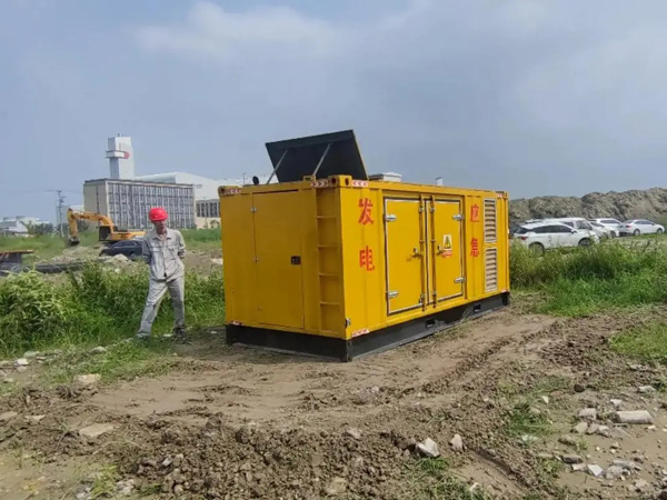 高港200KW柴油发电机机组每小时的油耗量受哪些因素影响？