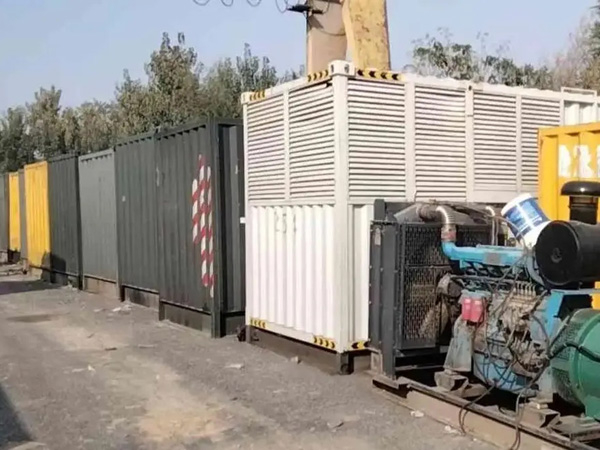 高港200KW柴油发电机机组每小时油耗是多少？