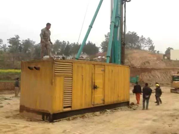 高港如何判断水冷式机油散热器密封件是否需要更换？